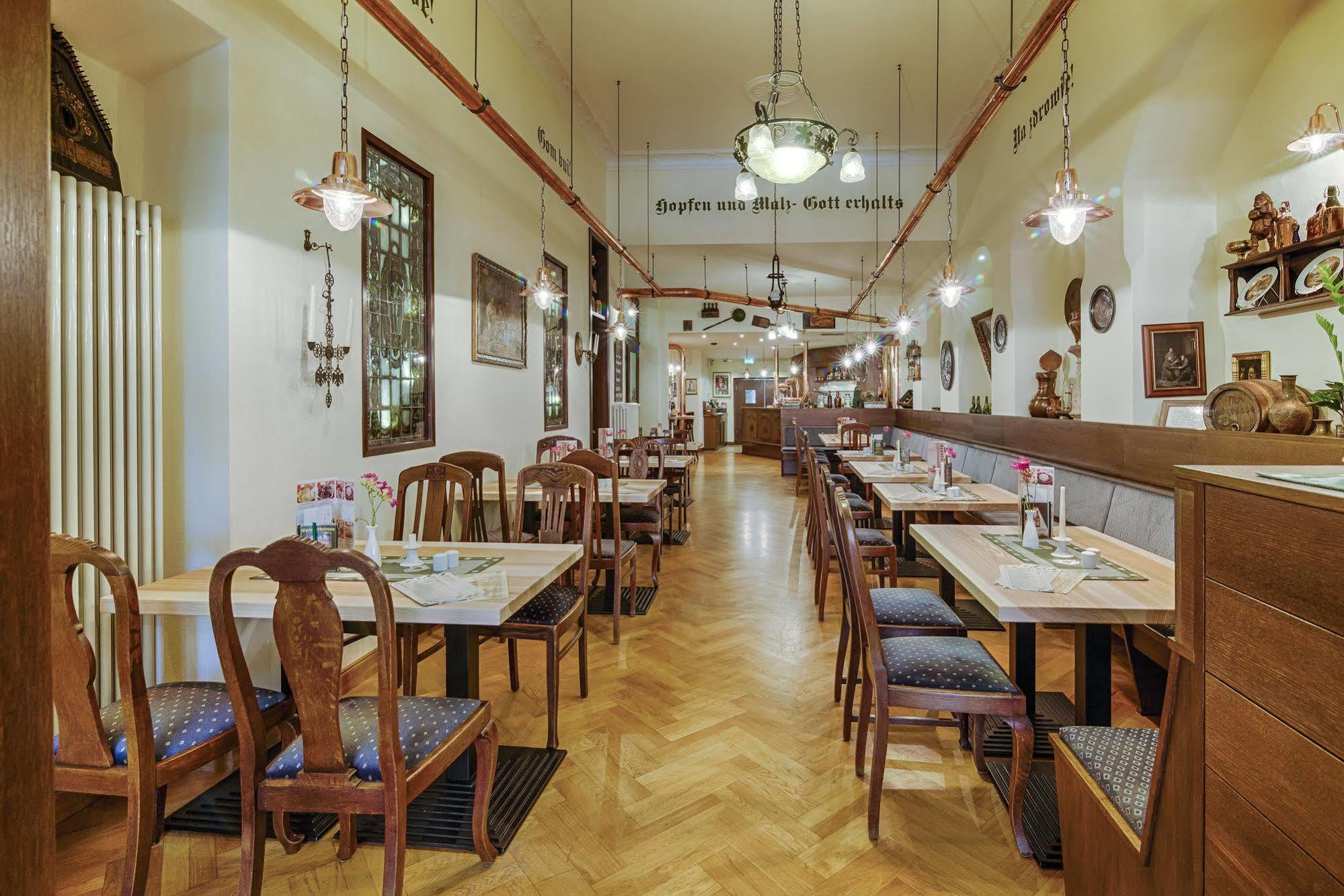 Hotel Brauhaus Wittenberg ภายนอก รูปภาพ